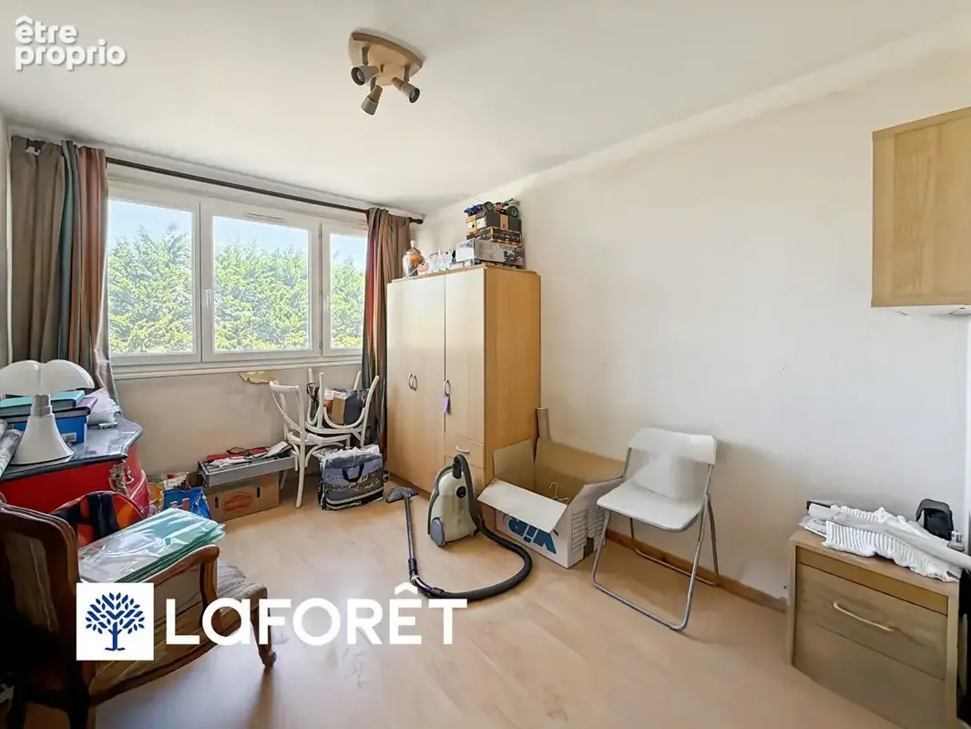 Appartement T4 à vendre à RIS ORANGIS - photo 5