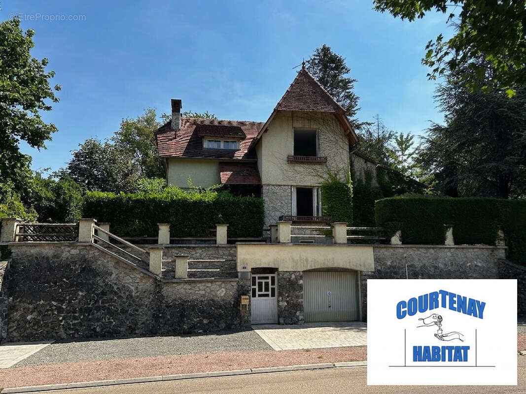 Maison à SAVIGNY-SUR-CLAIRIS