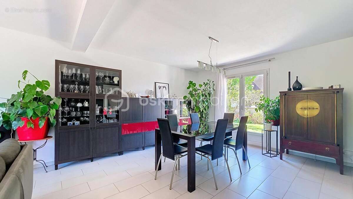 Maison à CHEVRY-COSSIGNY