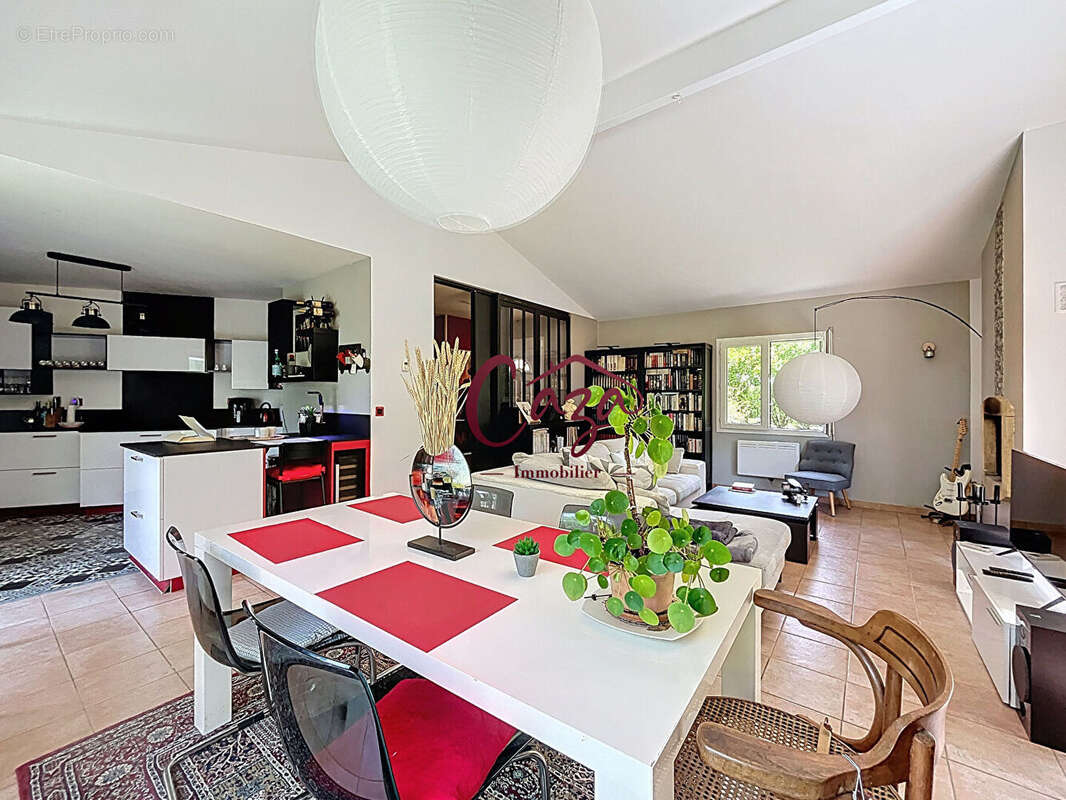 Maison à CAMBLANES-ET-MEYNAC