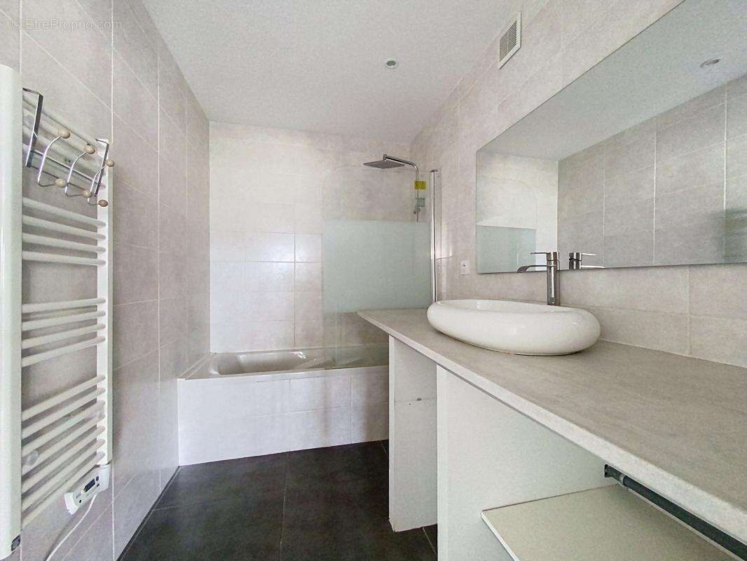 Appartement - 2 Chambres - Possibilité 3 - Balcon - Jolie vue dégagée - Résidence sécurisée - Proche commodités - photo 29