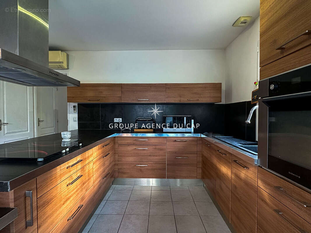 Maison à ROQUEBRUNE-SUR-ARGENS