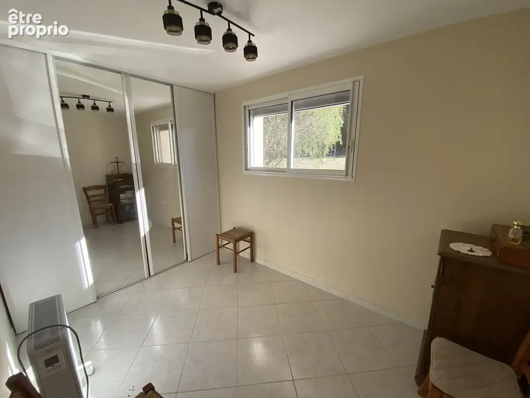 Plain-pied  avec piscine sur plus de 9 000 m2 de terrain - photo 10