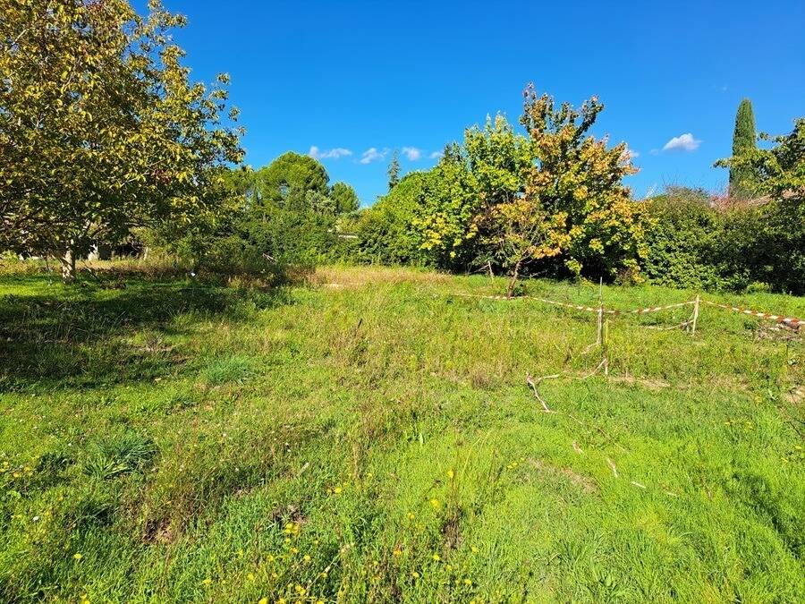 Terrain à AIX-EN-PROVENCE