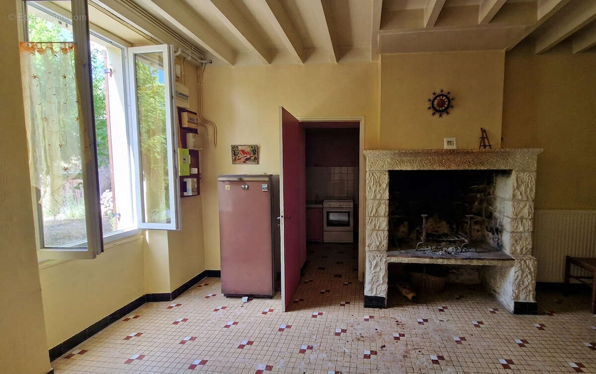 Proche st macaire - maison en pierre 140 m2 - dependances - photo 4