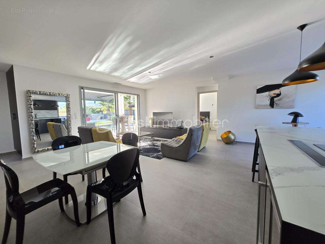 Maison à PUGET-SUR-ARGENS