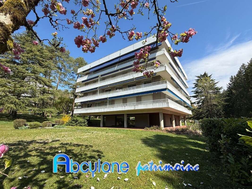 Appartement à MEYLAN