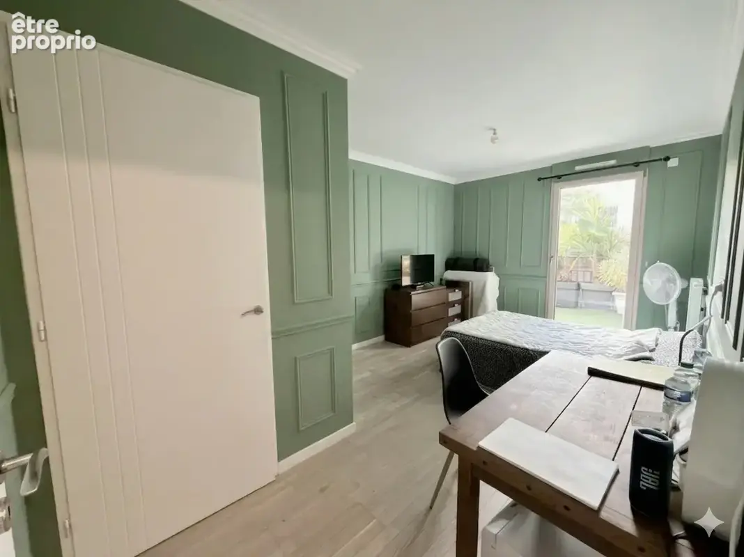 Saint-Maurice — À 5 minutes du RER A Joinville-le-Pont  Exclusivité — Appartement avec terrasse de 17 m2 - photo 4