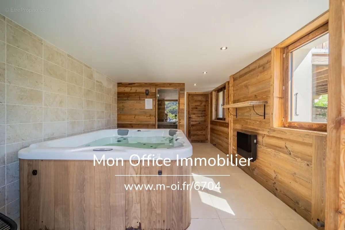 Référence : 6704-TCA. - Ensemble de 2 chalets neufs - DPE A et B - TVA récupérable - Frais de notaire à 2,5% - Mobilier inclus - photo 28