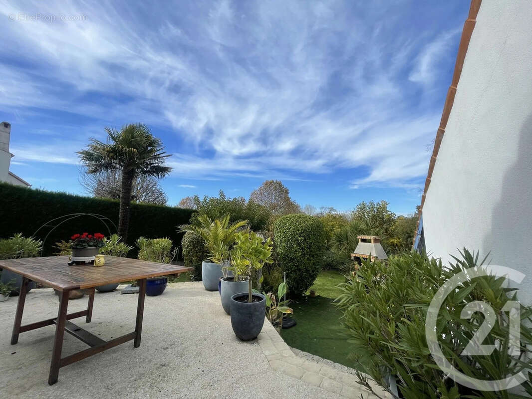 Maison à VAUX-SUR-MER