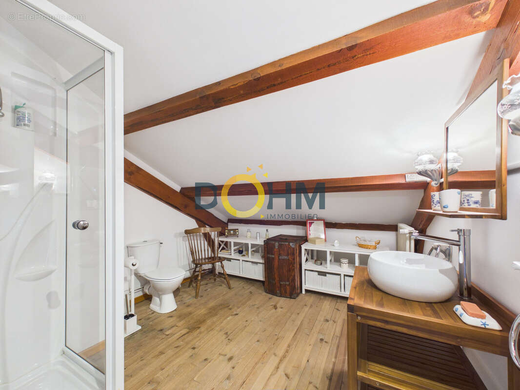 Maison rénovée de 180 m2 à vendre à Saugues avec terrain clos de 600 m2 - photo 8
