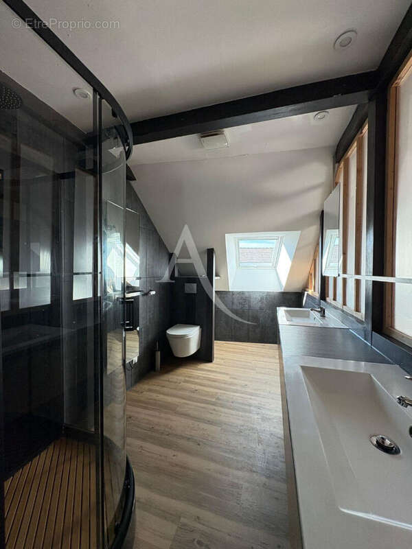 Maison à LE CHATELET-EN-BRIE
