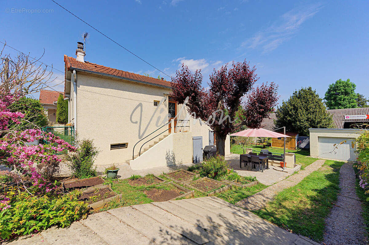 Maison à MAREIL-MARLY
