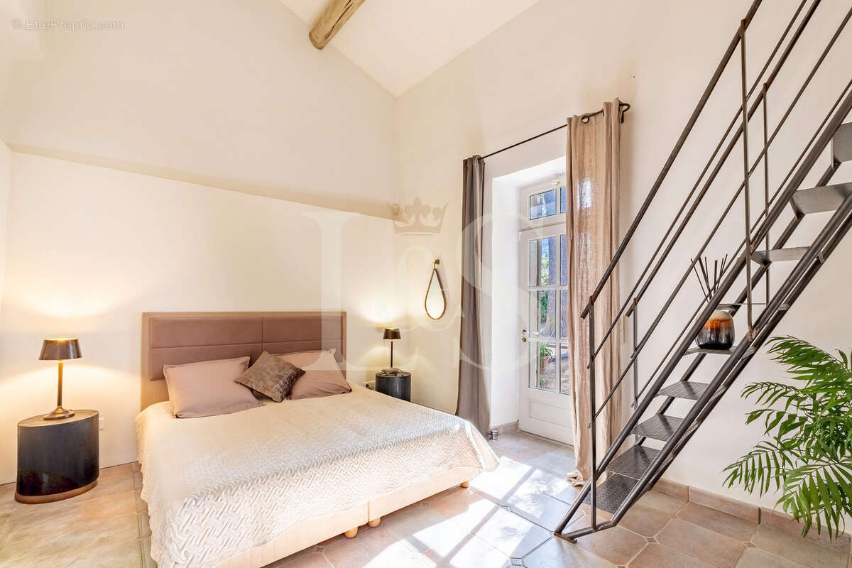 Élégante maison de caractère au cœur du Luberon. - photo 18
