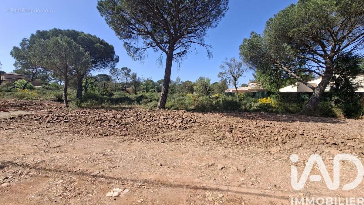 Photo 2 - Terrain à LE CANNET-DES-MAURES