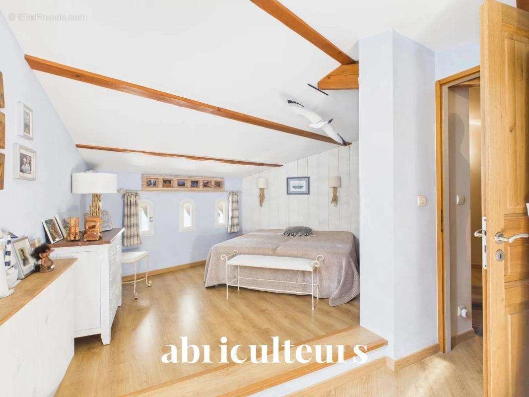 Villa d’architecte rénovée de 155 m²  en vente au pied du Luberon à Cheval-Blanc (84460) - photo 20