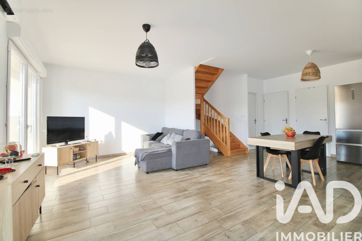 Photo 1 - Maison à LA BOUILLADISSE