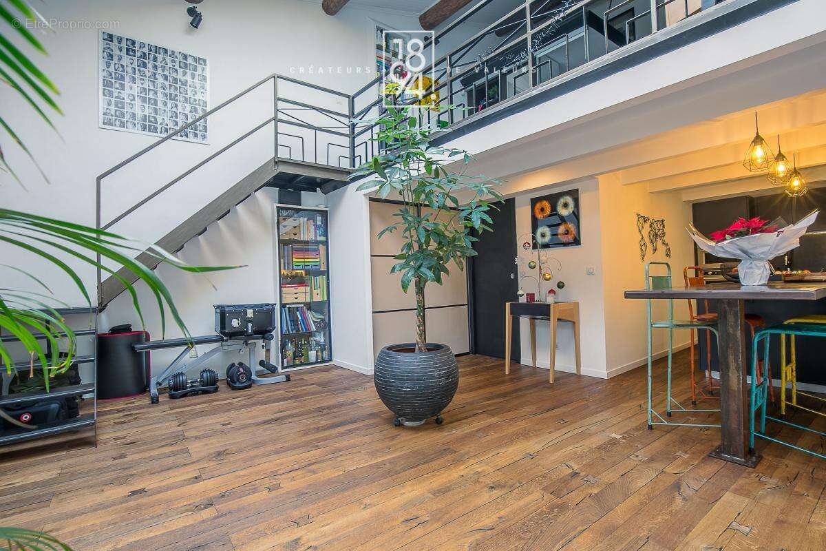 Appartement à MARSEILLE-7E