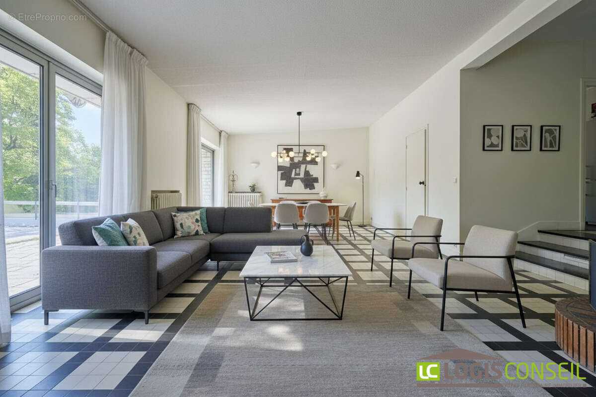 Maison à VERRIERES-LE-BUISSON