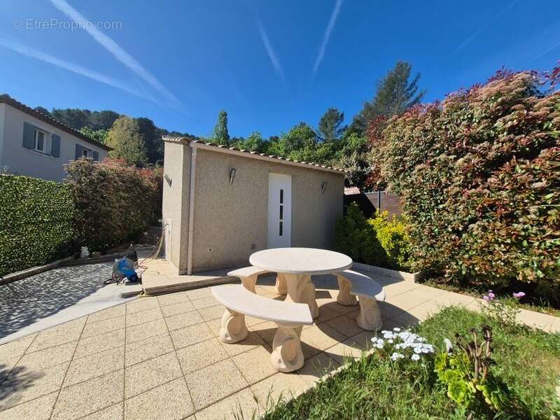 Maison à SOLLIES-VILLE