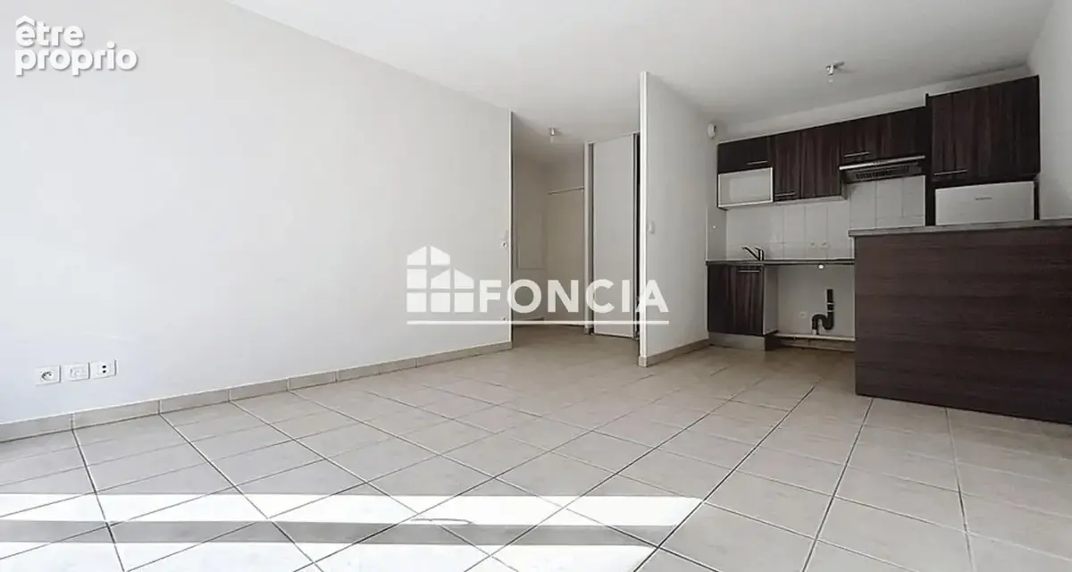 Appartement à LA RIVIERE-SAINT-SAUVEUR