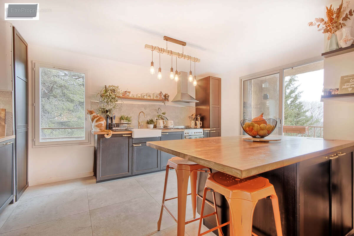 Appartement à LA VALETTE-DU-VAR