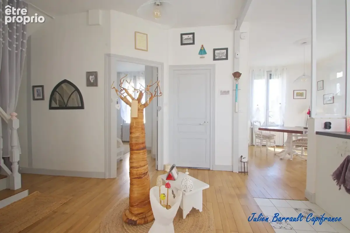 Maison familiale de 148m² avec 5 chambres entièrement rénovée en 2021 sur un terrain clos de 438m² - photo 4