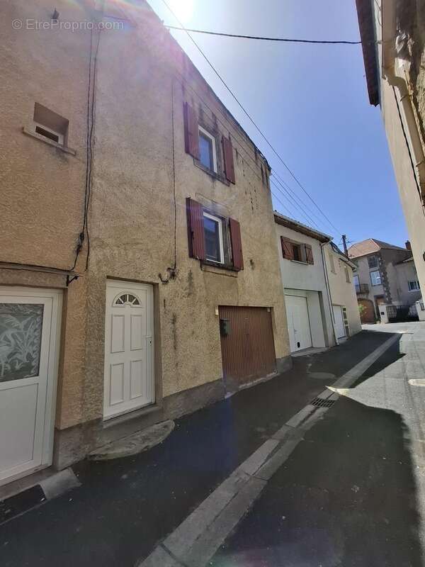 Maison à MIREFLEURS