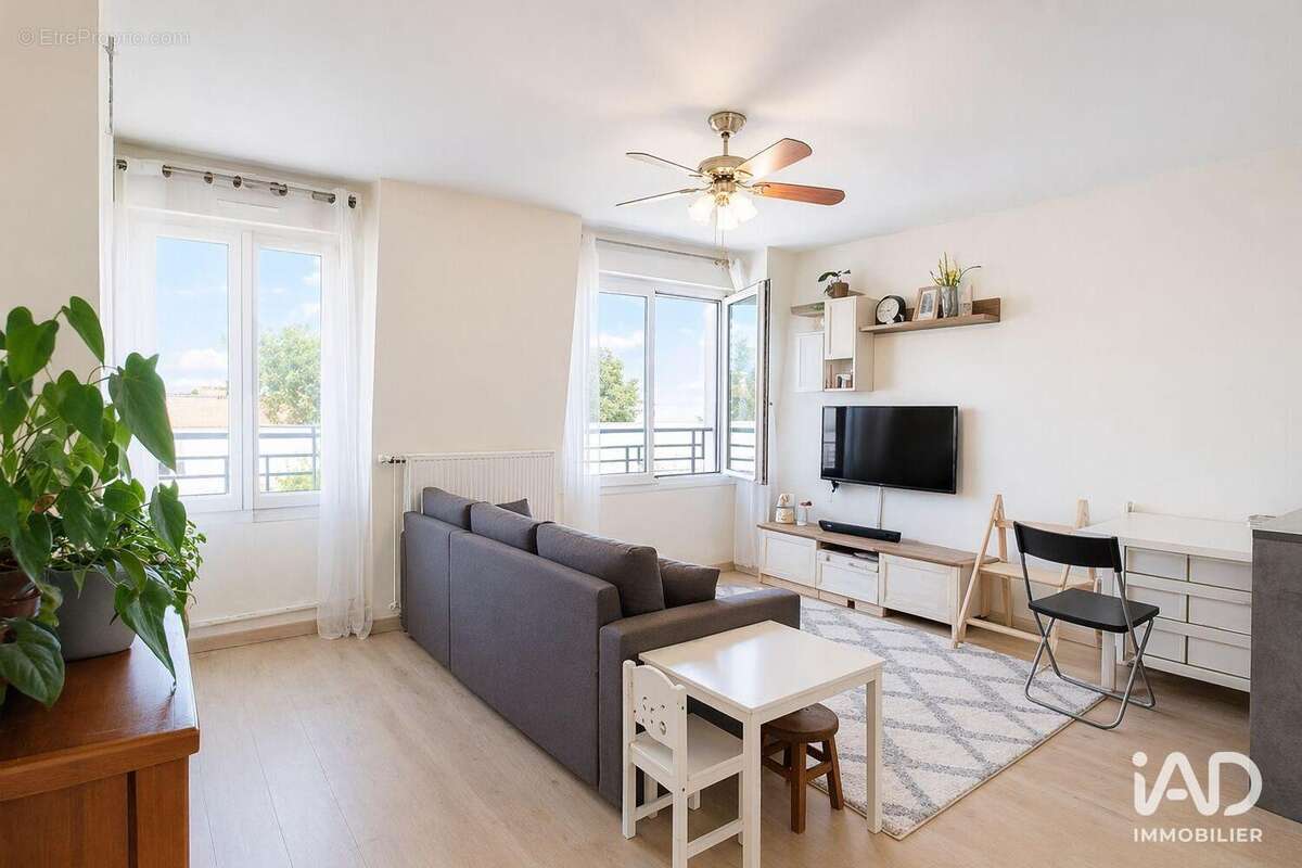 Photo 2 - Appartement à LE PLESSIS-TREVISE
