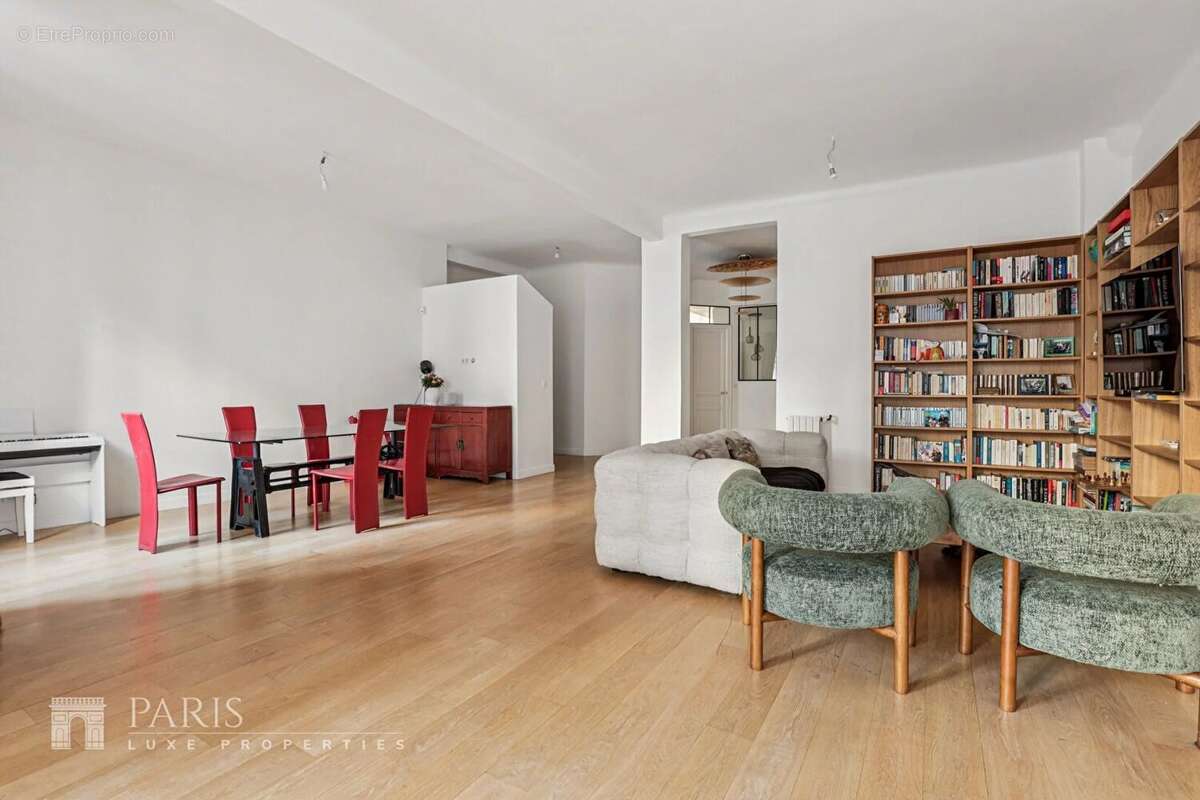 Appartement à PARIS-16E