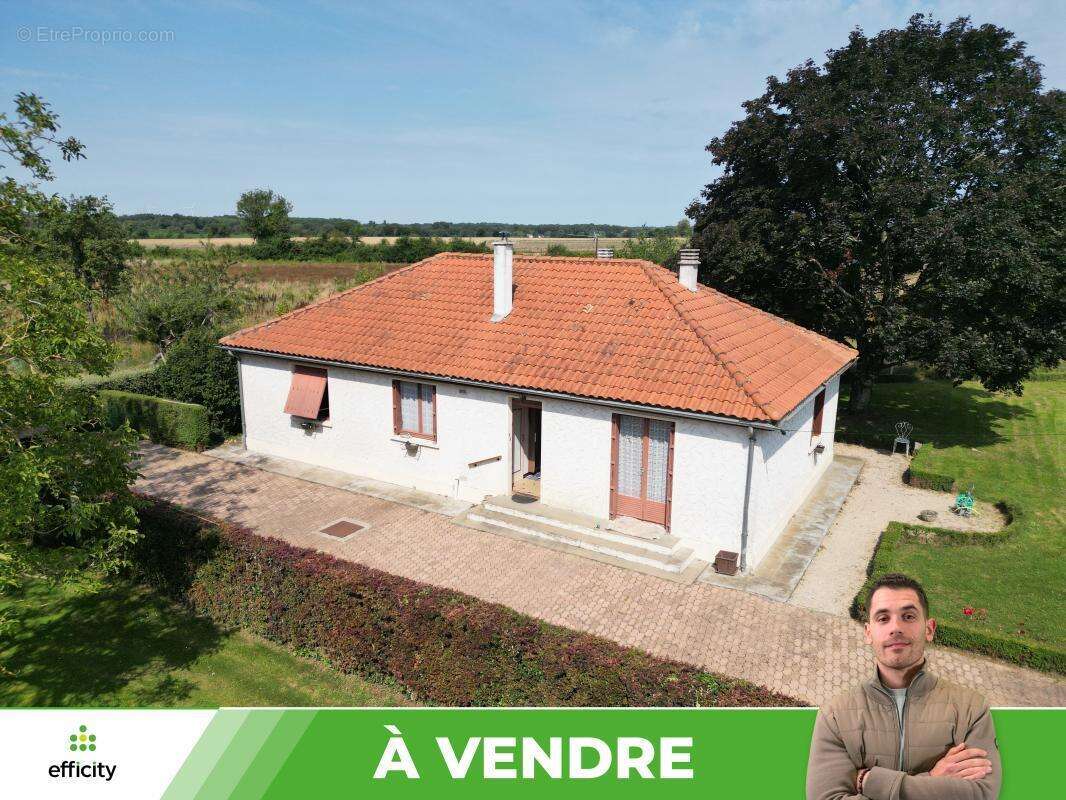 Maison à MAGNE