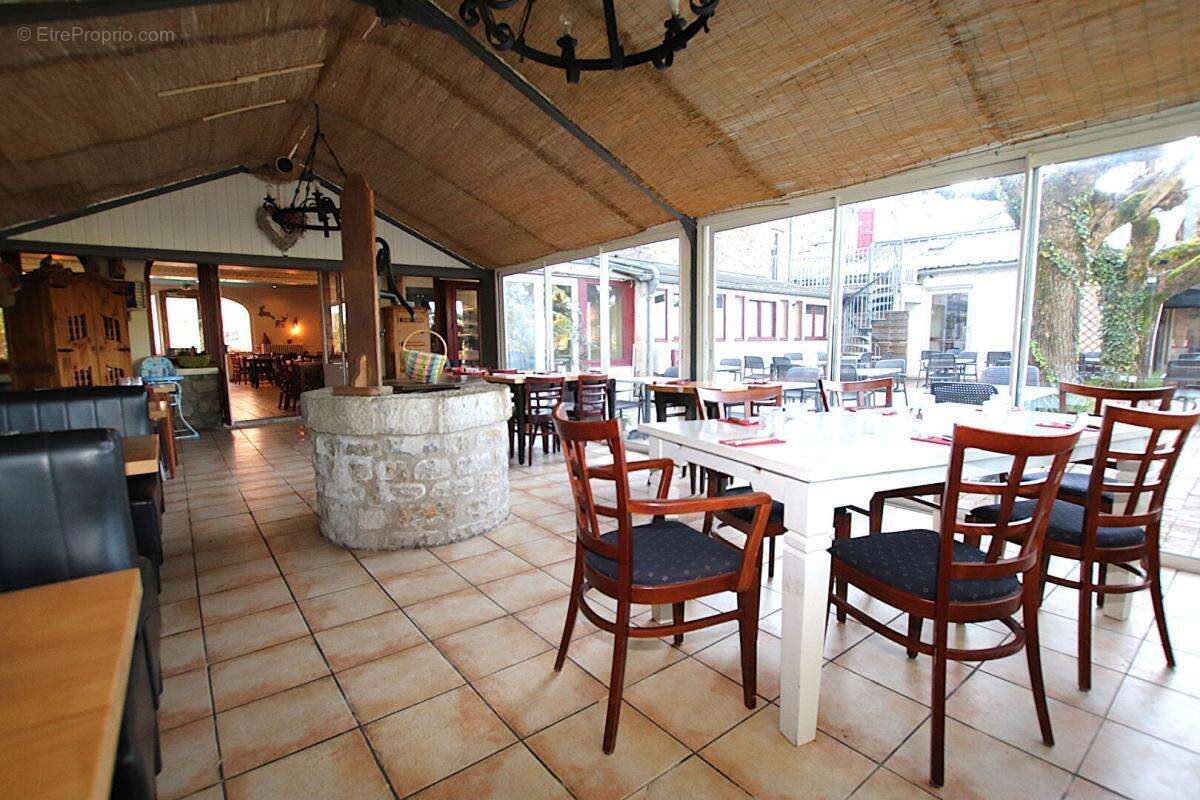 Hôtel Restaurant avec bar Licence IV - Vente murs et fonds - Axe A75 - photo 7