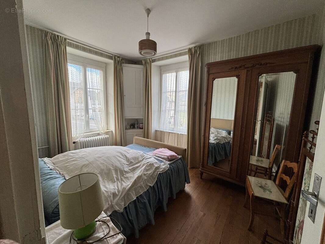Chambre 2 - Maison à CHEYLADE