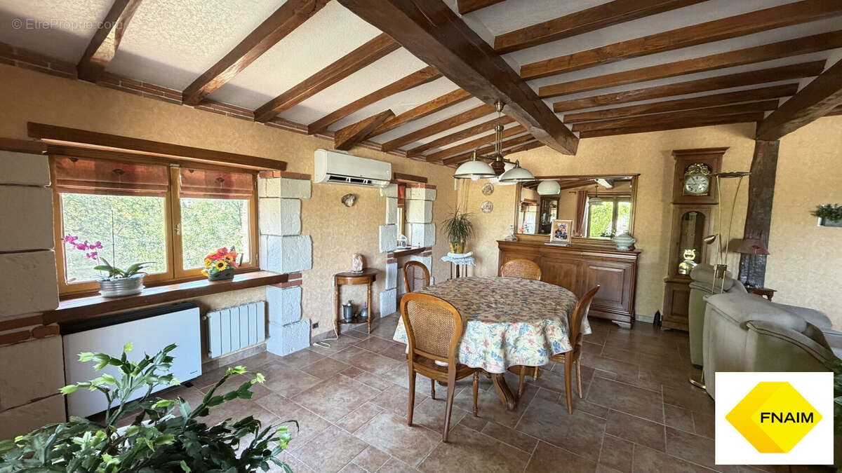 Maison 321 m² à Hautefage-La-Tour  - photo 3