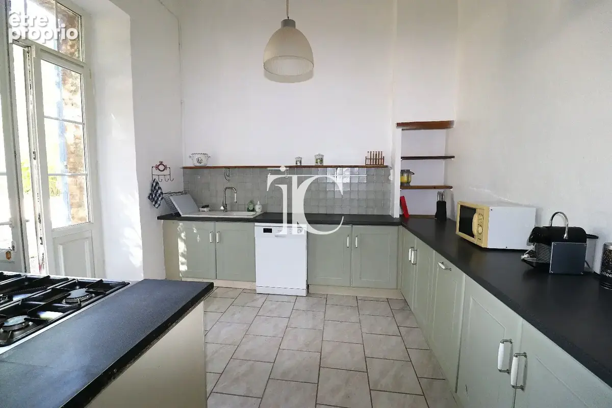 Maison ancienne de caractere avec piscine sur 3190m² de terrain - photo 3