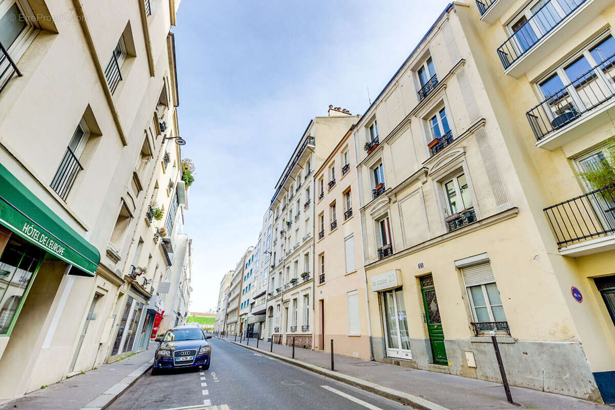 Appartement à PARIS-14E