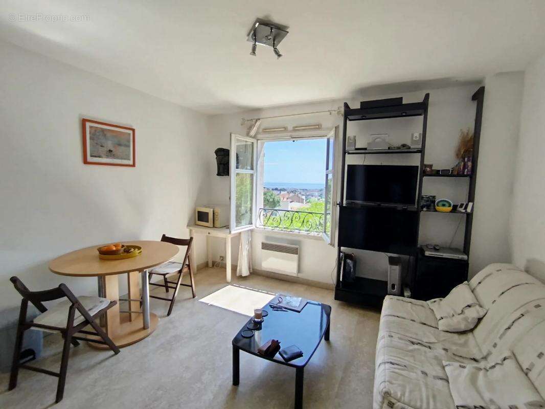 Appartement à LE CANNET