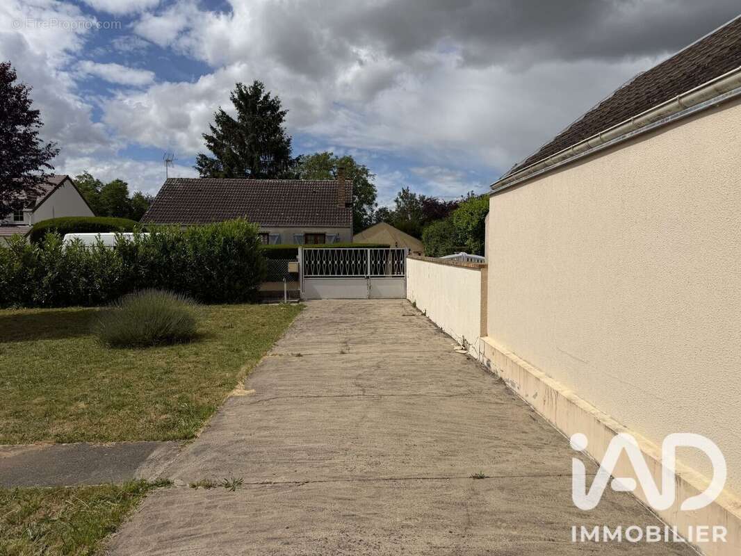 Photo 3 - Maison à MICHERY