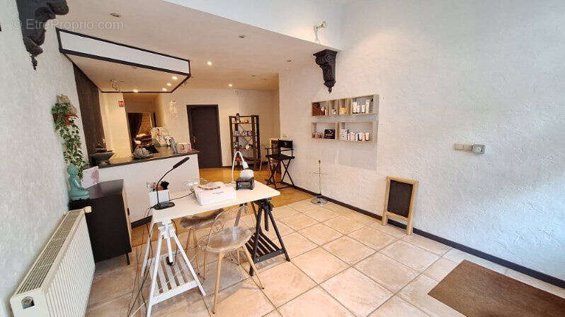 Commerce à CONDE-SUR-L&#039;ESCAUT