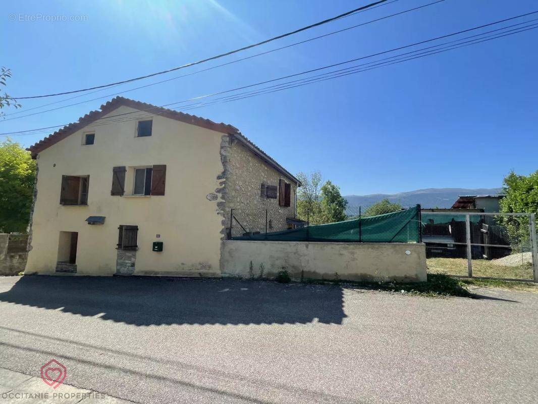 Maison à SAINT-MARTIN-DE-CARALP