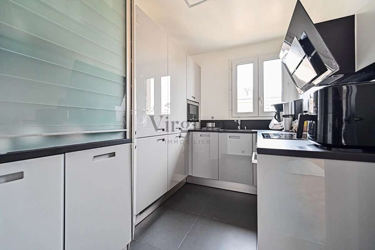 Appartement à CHARENTON-LE-PONT