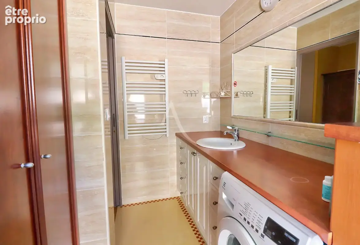Deux villas avec terrasses garage dependance atelier greoux les bains - photo 13