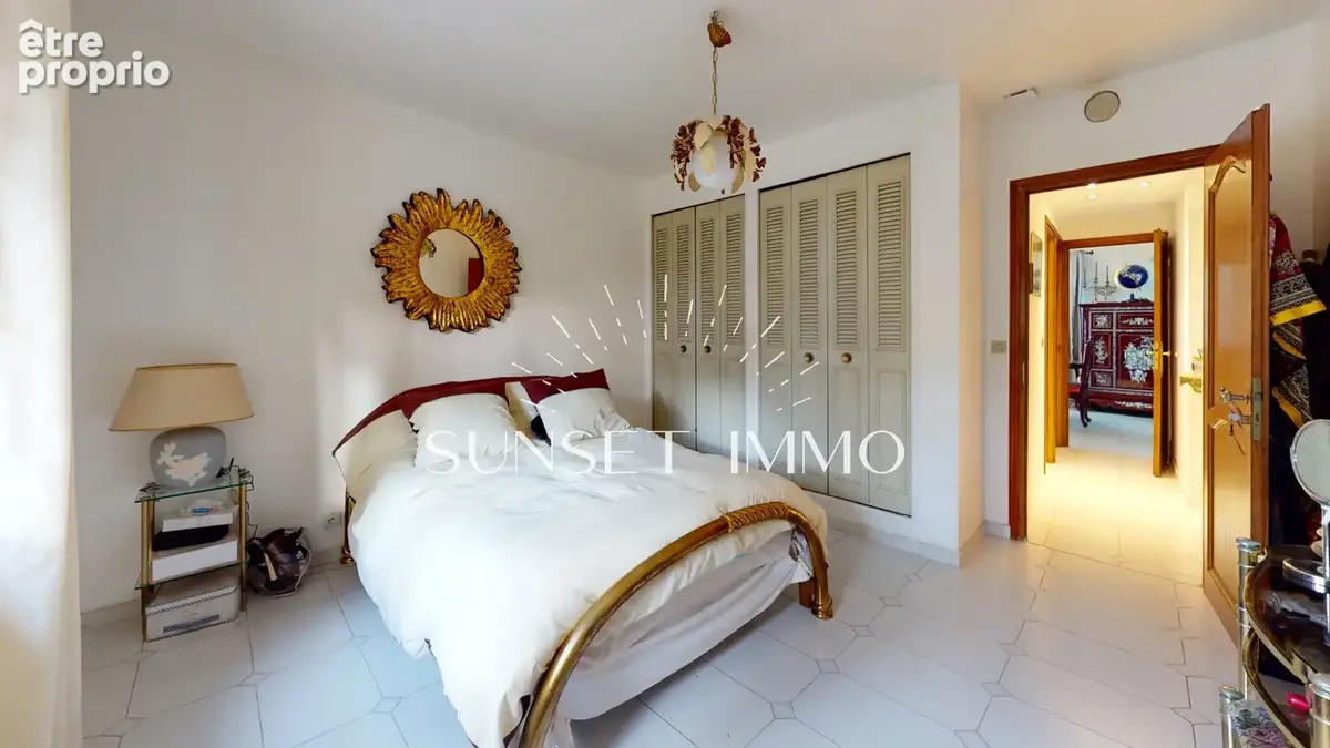 Ensues la redonne - Maison 220m2 sur 2400m2 de terrain en pleine verdure - photo 11