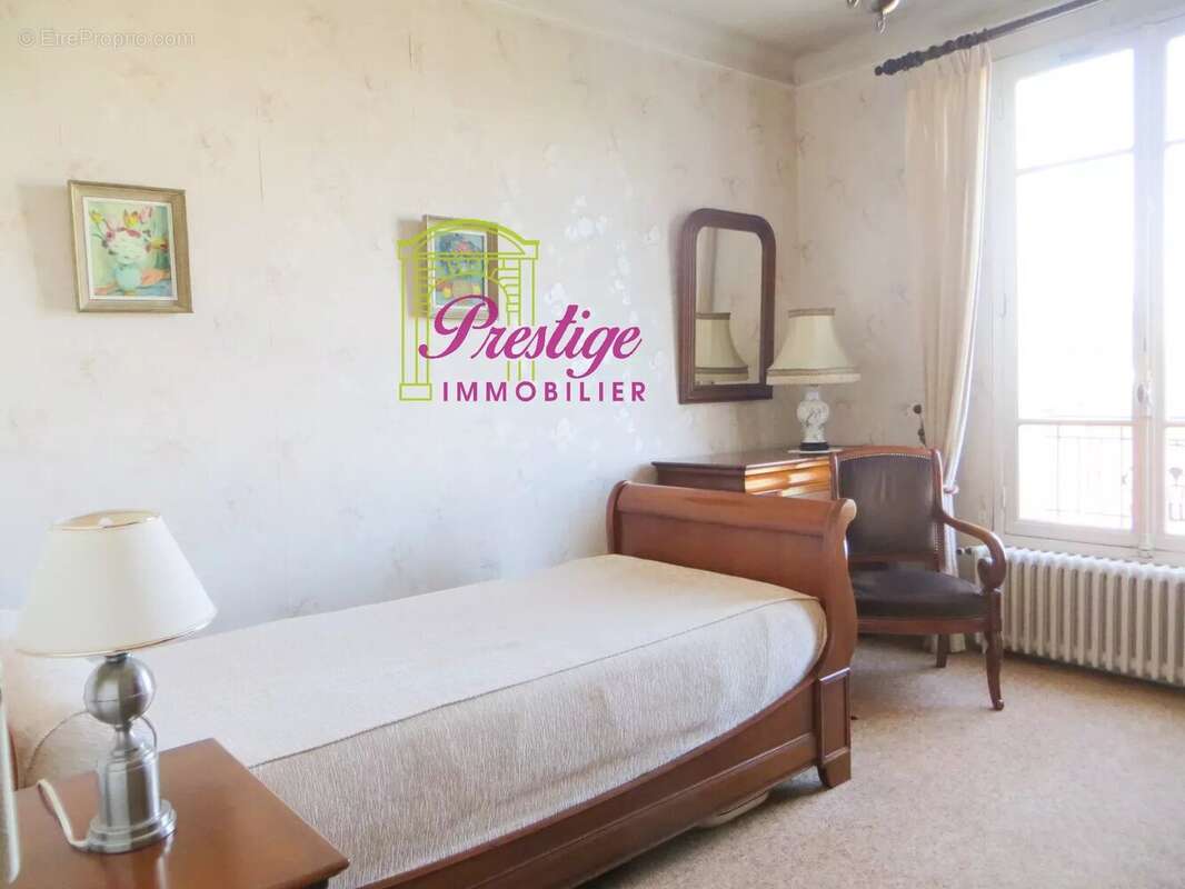 Appartement à LE MESNIL-LE-ROI