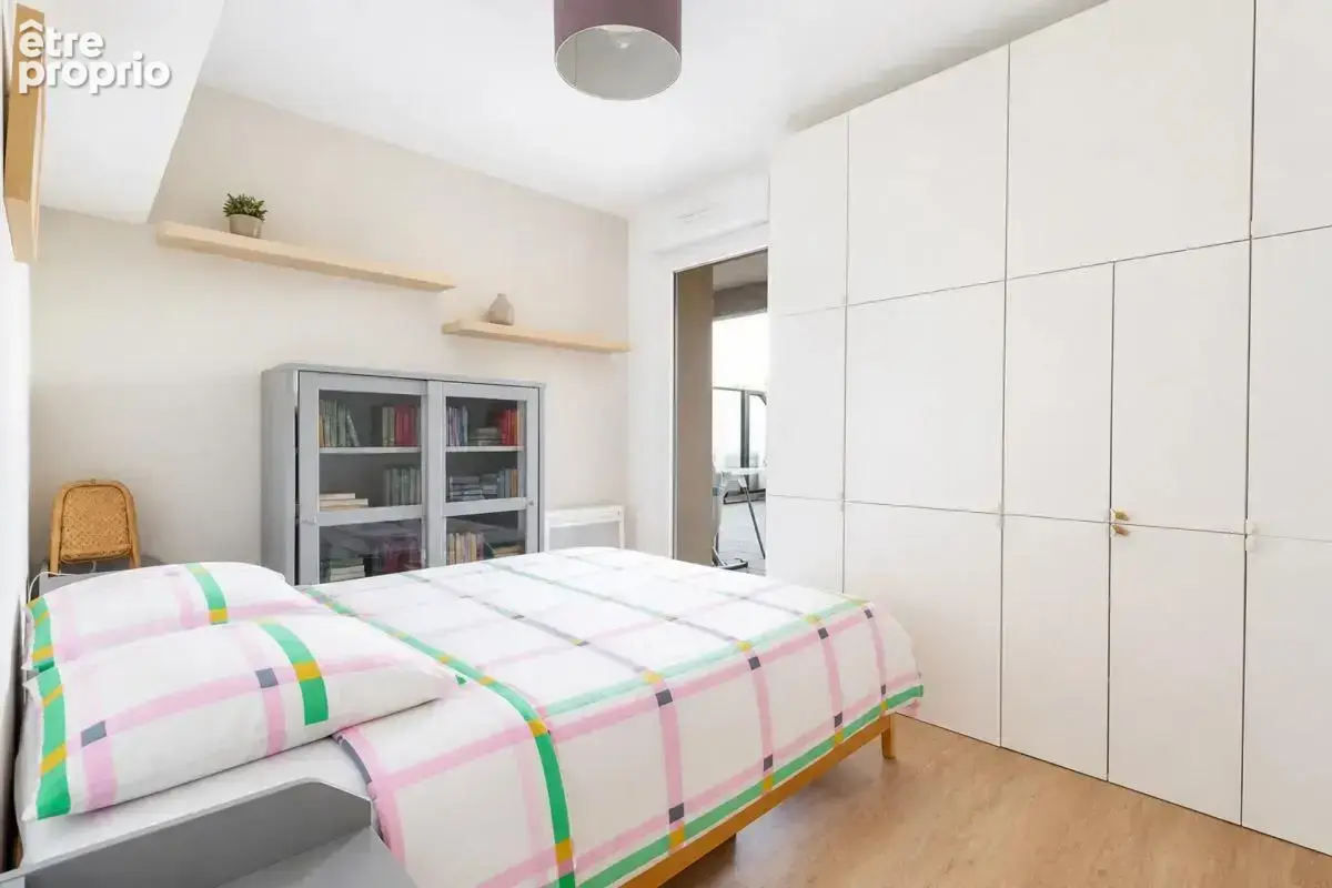 Appartement de 5 pièces de 107 m² à Saint-André-lez-Lille - photo 8