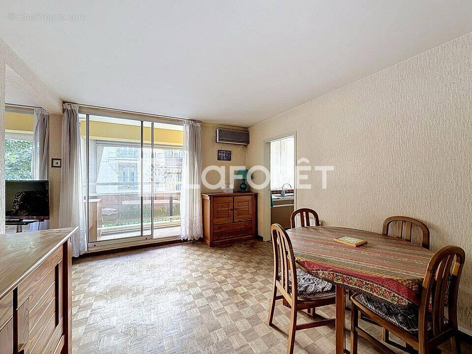 Appartement à MARSEILLE-5E