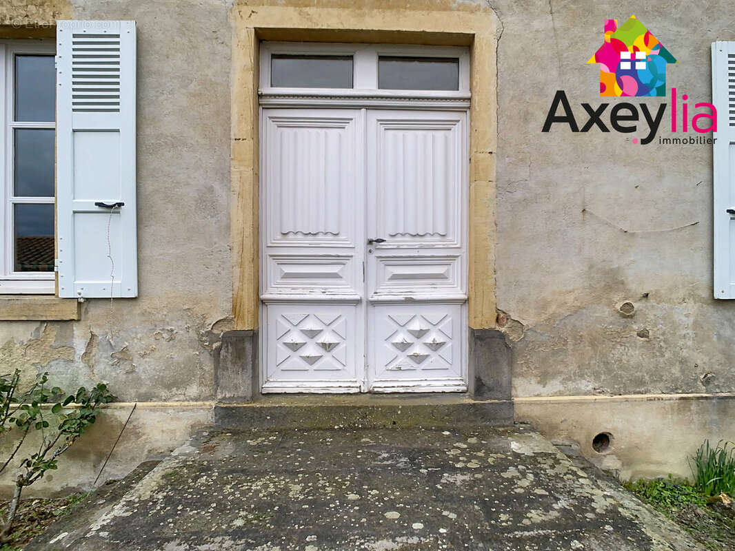 Maison à SAINT-JEAN-SAINT-MAURICE-SUR-LOIRE