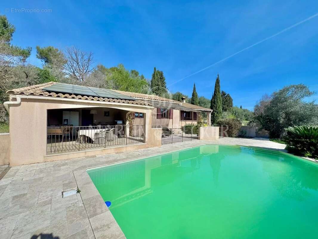 Maison à VALBONNE