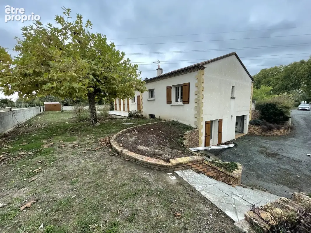 De beaux volumes, un grand jardin et un cadre de vie privilegie ! - photo 2