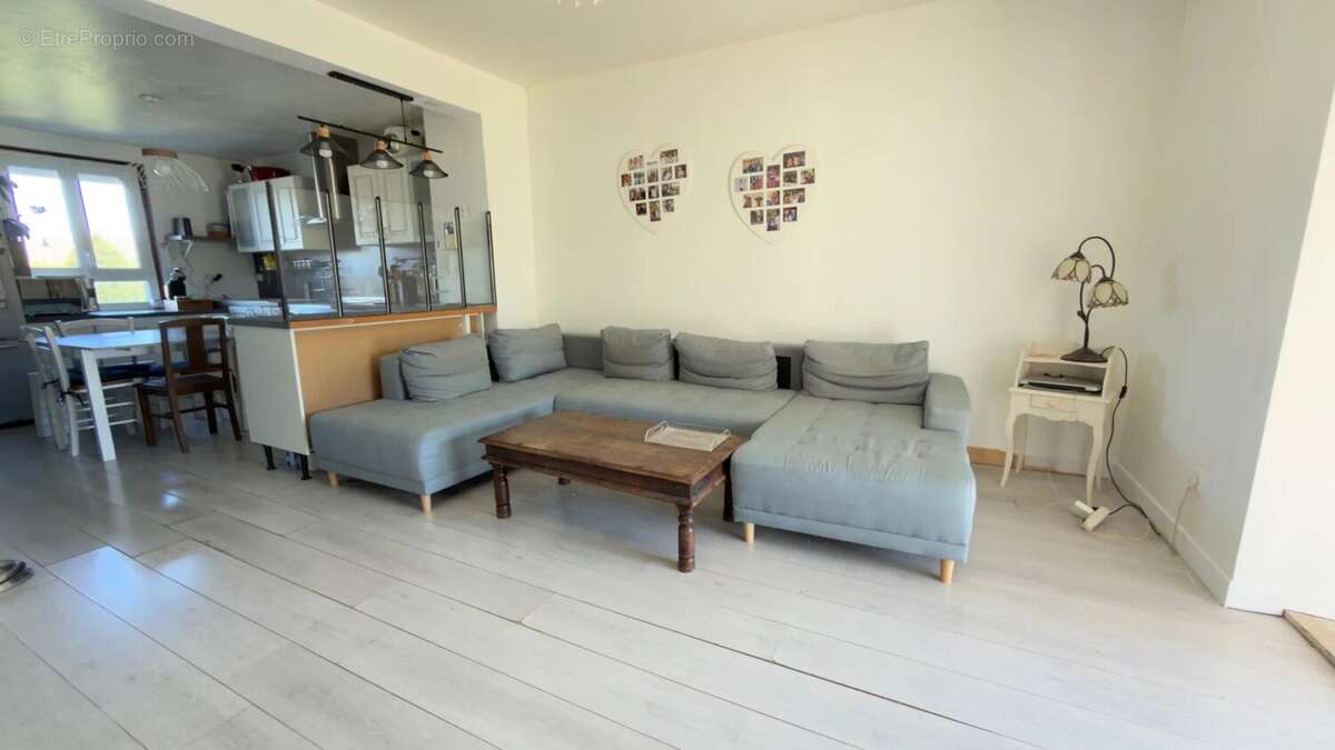 Maison à SAINT-PARRES-AUX-TERTRES